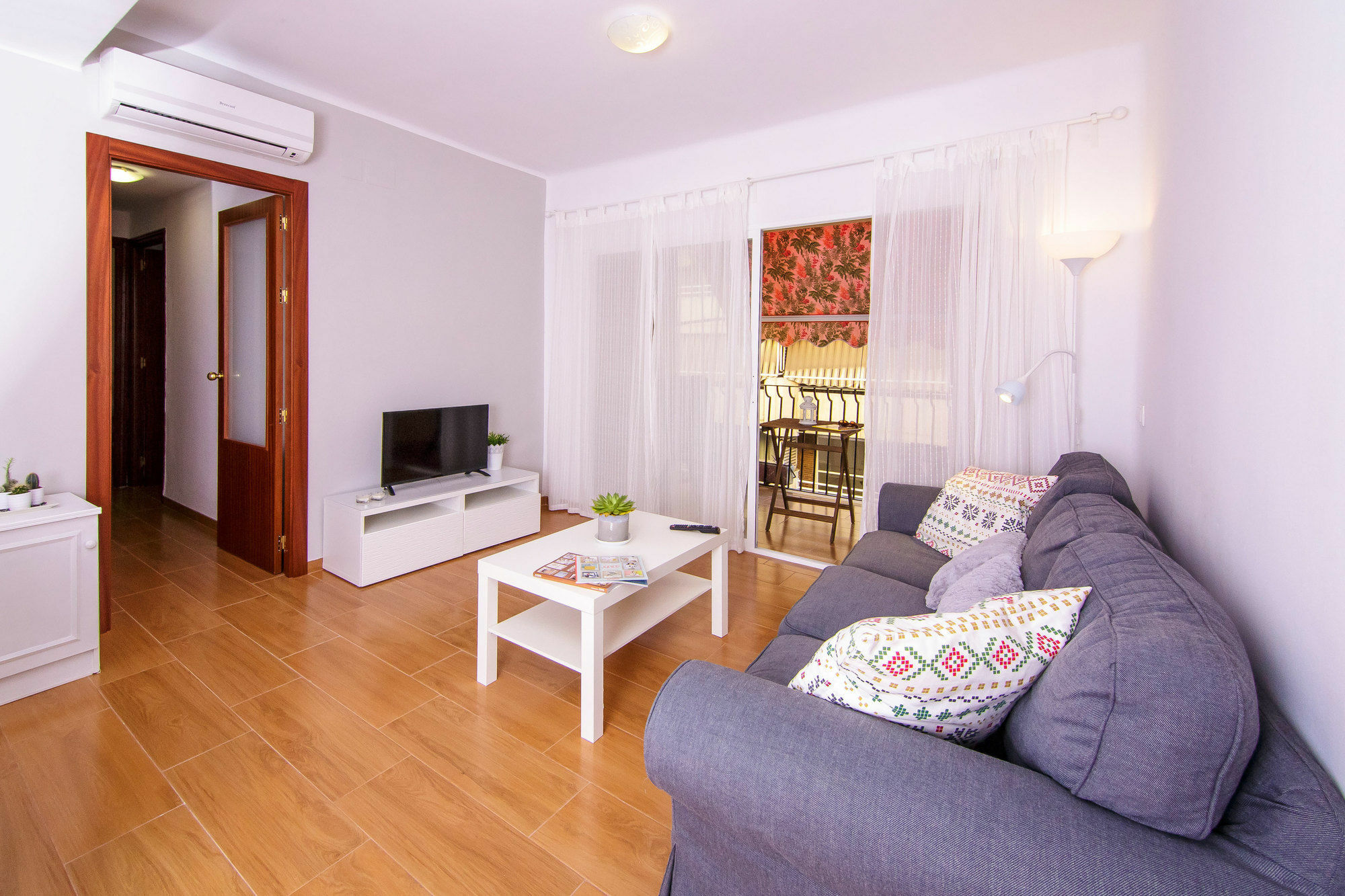 Sea & Wave Don Cristian Apartment Malaga Exterior photo